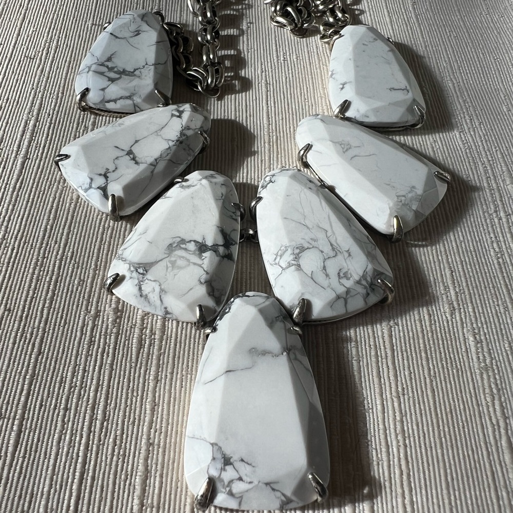 Kendra Scott Howlite Harlow Necklace